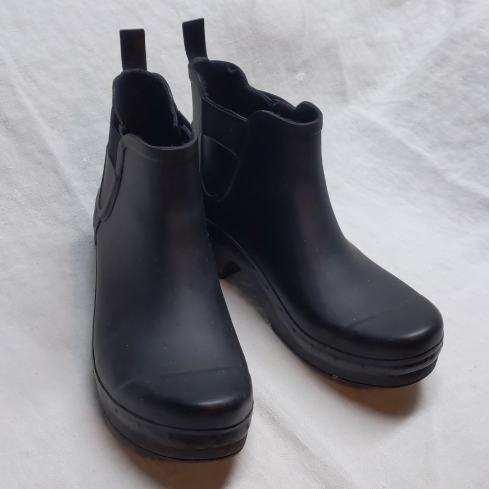 Rain boots